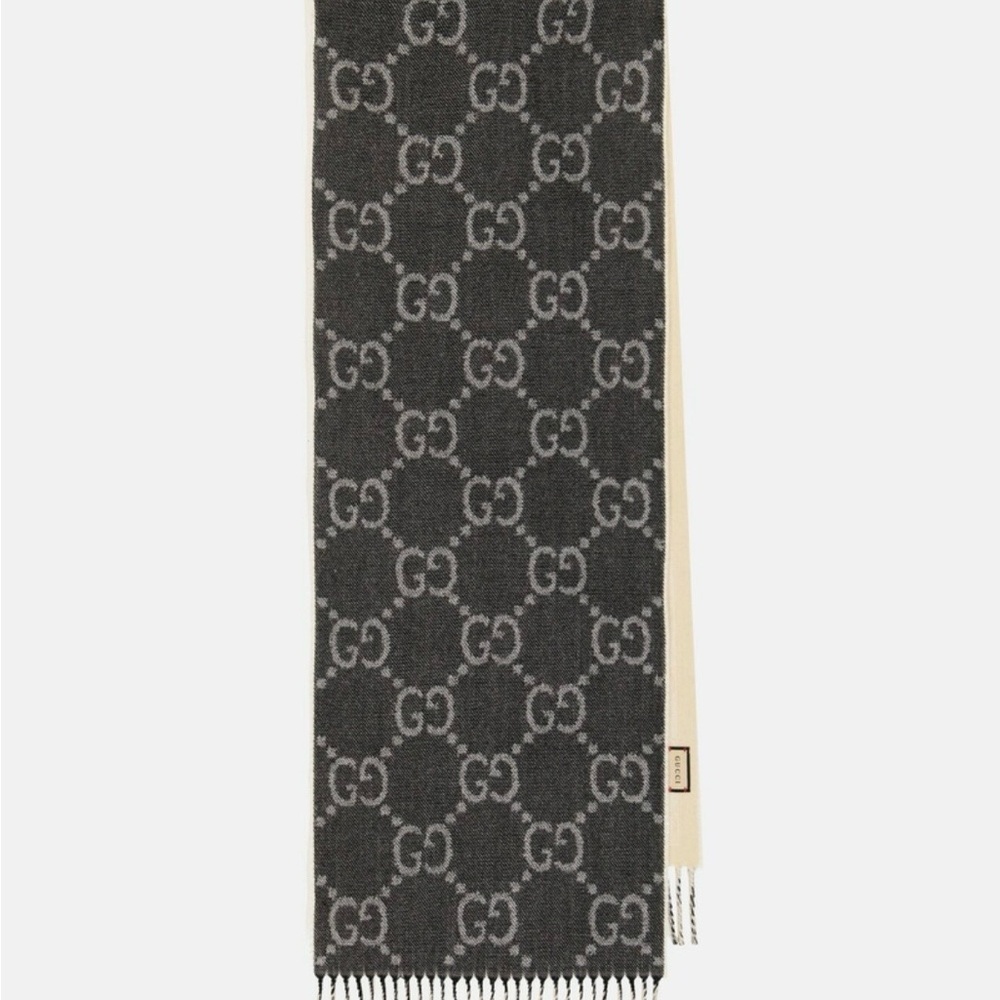 Gucci GG Monogram Grey/Ivory Reversible Wool Fringe Scarf + Box